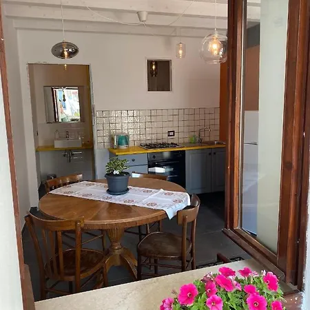 La Casa Di Andrea Apartment Gardone Riviera Exterior photo